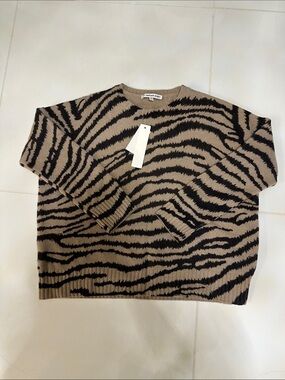 The cashmere project 100% cashmere Animal Print Crewneck Sweater